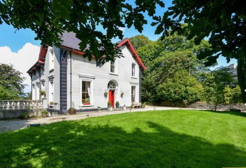 Villa Period House 6 Bedrooms