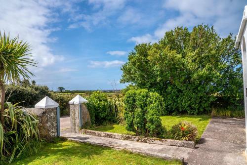 Western Watch - Sea Views, Pets Accepted, Sleeps 6