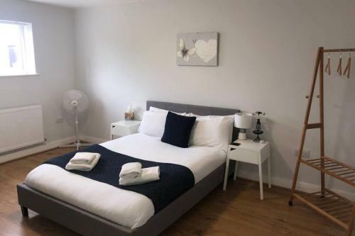 Large 1st Floor Open Plan Apartment