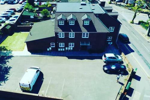 Large 1st Floor Open Plan Apartment