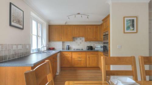 1 Woodroffe Meadow