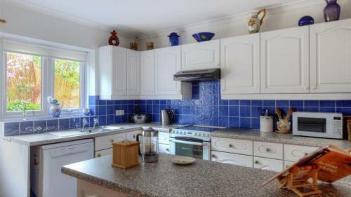 2 Kersbrook Gardens