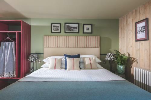 Posada Rock Point Inn