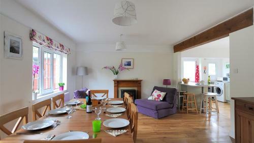 Corner Cottage
