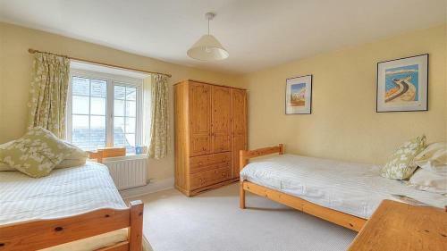 4/5 Georges Square