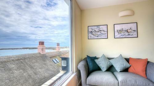 2 Beach Way House