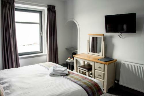 The Knowes Hotel & Restaurant