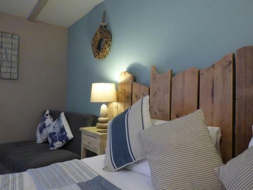 Hostal The Cross Guest House