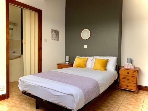 Hostal Yally Hotel