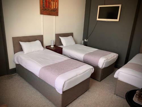 Hostal Yally Hotel