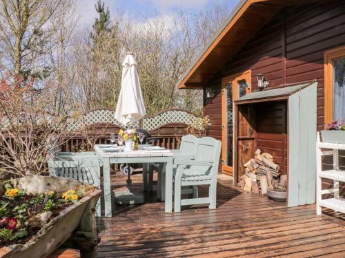 4 Bulmer Farm Lodge