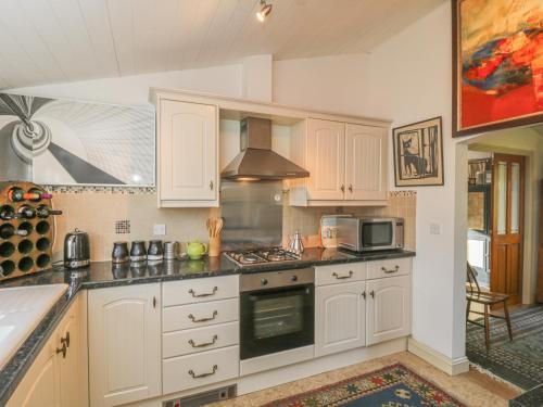 4 Bulmer Farm Lodge