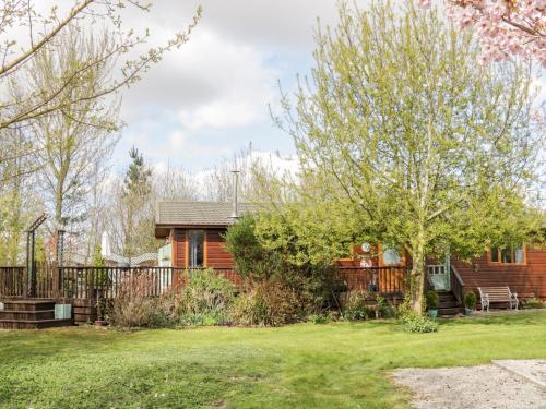 4 Bulmer Farm Lodge