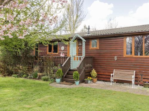 4 Bulmer Farm Lodge