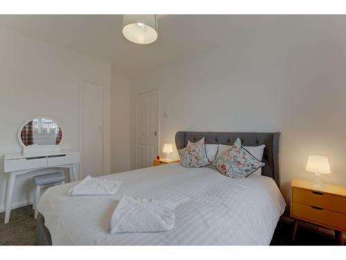Gorgeous 3 Bed Home Near Manchester Airport