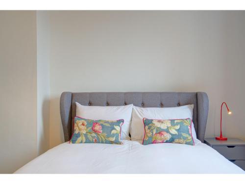 Gorgeous 3 Bed Home Near Manchester Airport
