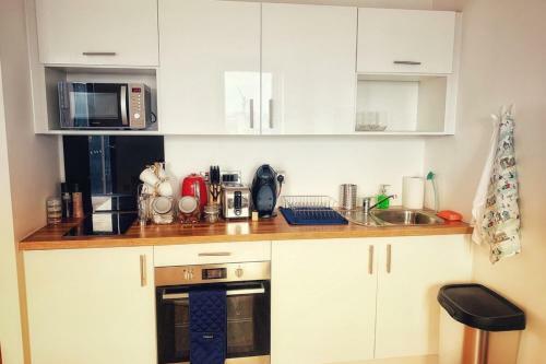 Modern Studio Apartment In Media City