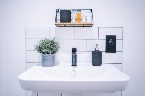 Hilltop Serviced Apartments - Piccadilly