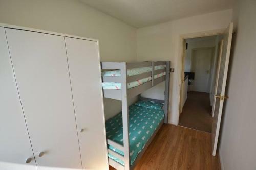 Minster House - King Size Bed And 2 Bunk Beds