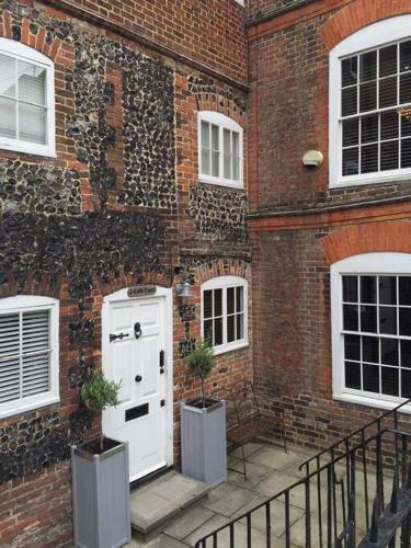 Old Town Retreat, Grade II Listed, Margate
