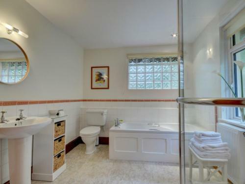 Holiday Home Gardeners Cottage
