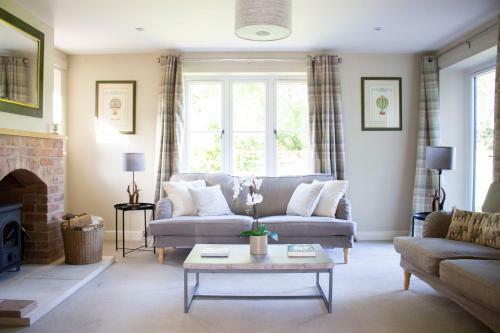 Stunning 4 Bedroom Country House