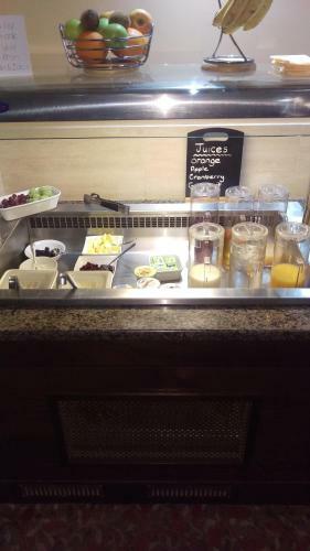 Best Western Plus Pastures Hotel