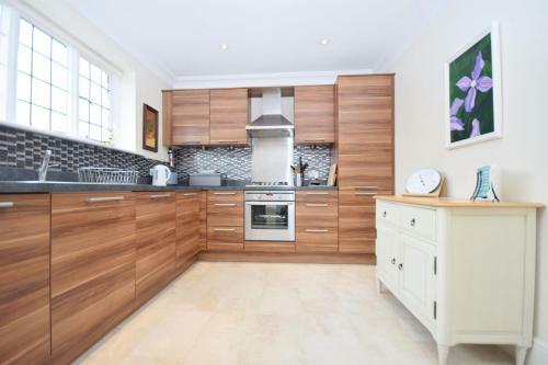 8 Angel Yard, Midhurst