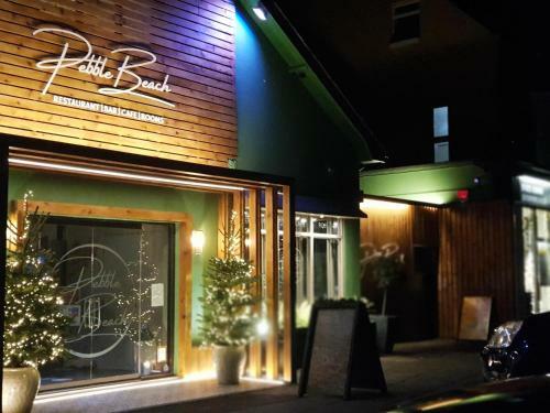 Posada Pebble Beach Restaurant, Terrace And Rooms