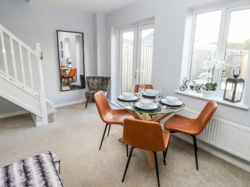 10 Belfrey Close