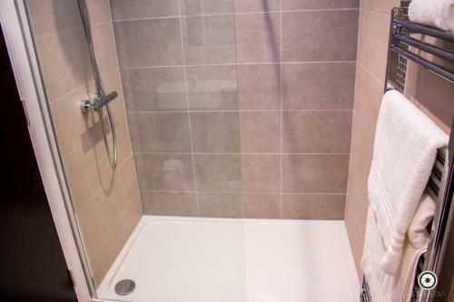 Luxury Serviced Apartments Milburn House