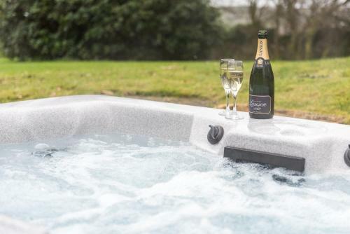 Birch Lodge 18 With Hot Tub Newton Stewart