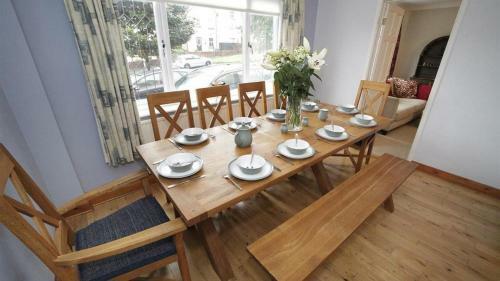 Ty Hyfryd, Limeslade