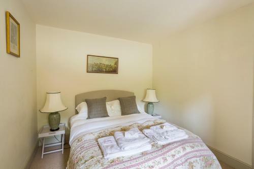 Morville Villa Sleeps 14 With Wifi