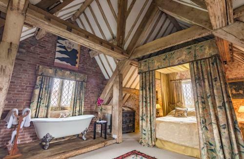 Morville Villa Sleeps 14 With Wifi