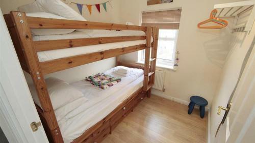 312 William Gammon Dr, Limeslade