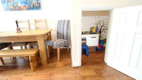 312 William Gammon Dr, Limeslade