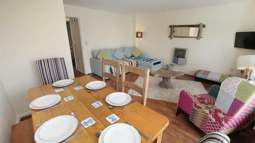 312 William Gammon Dr, Limeslade