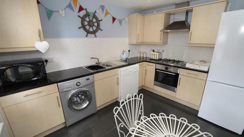 312 William Gammon Dr, Limeslade