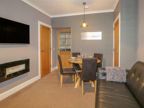 1 Boath Road