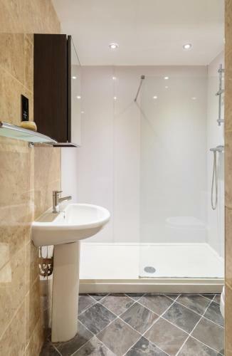 Luxury Central Newcastle Apartment 20