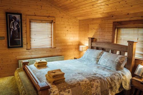 Donard Shadow Lodge