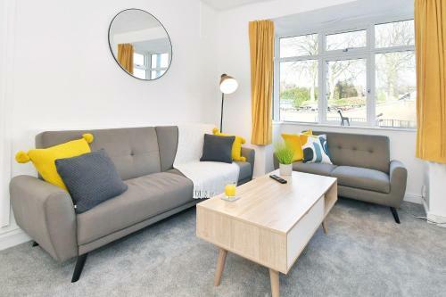 Middleton House - Spacious Entire Home For Groups & Workers