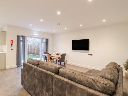 52a Exning Road