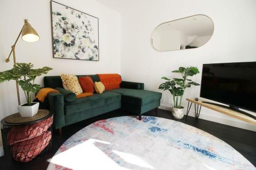 Aneurin House By Staybc