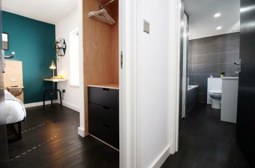 Aneurin House By Staybc