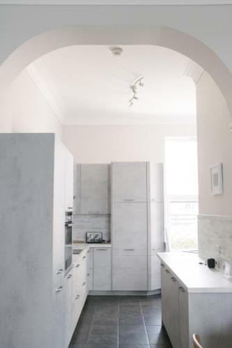 Tides - Luxury Sea Views Apartment