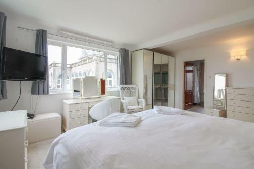 Clifton Villa