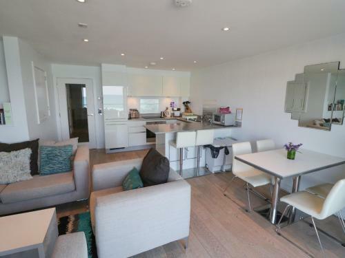 Apartment 3 Fistral Beach
