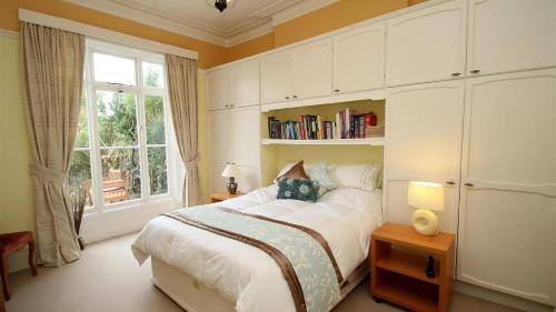 Lyndhurst Apartment, Langland